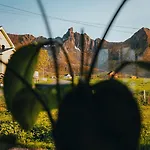 The Hidden Gem - Mountain & View Vikten