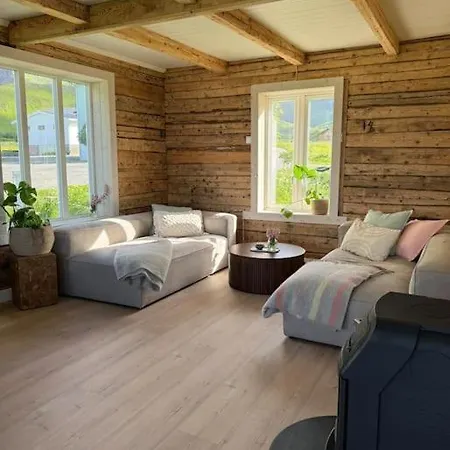 The Hidden Gem - Mountain & View Semesterbostad