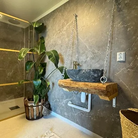 The Hidden Gem - Mountain & View 別荘 *