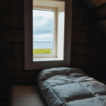 The Hidden Gem - Mountain & View Semesterbostad Vikten